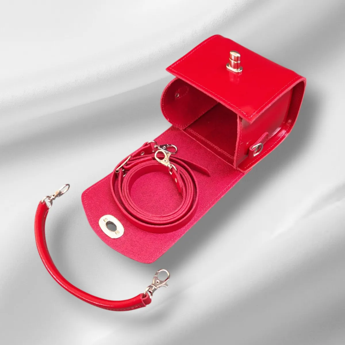 Zatchels Bauble Handmade High Shine Leather Handbag - Red><noscript><img width=