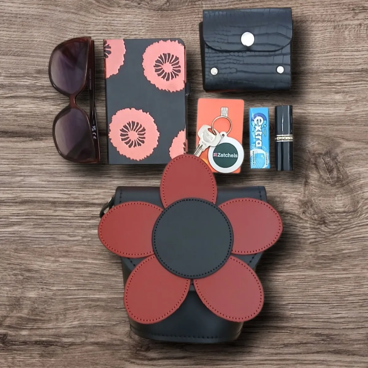 Zatchels Handmade Leather Daisy Barrel Bag - Poppy - Red><noscript><img width=