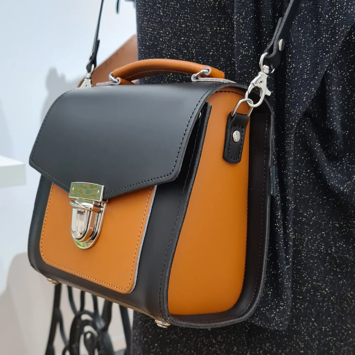 Zatchels Handmade Leather Two Tone Sugarcube Handbag Black - Burnt Orange><noscript><img width=