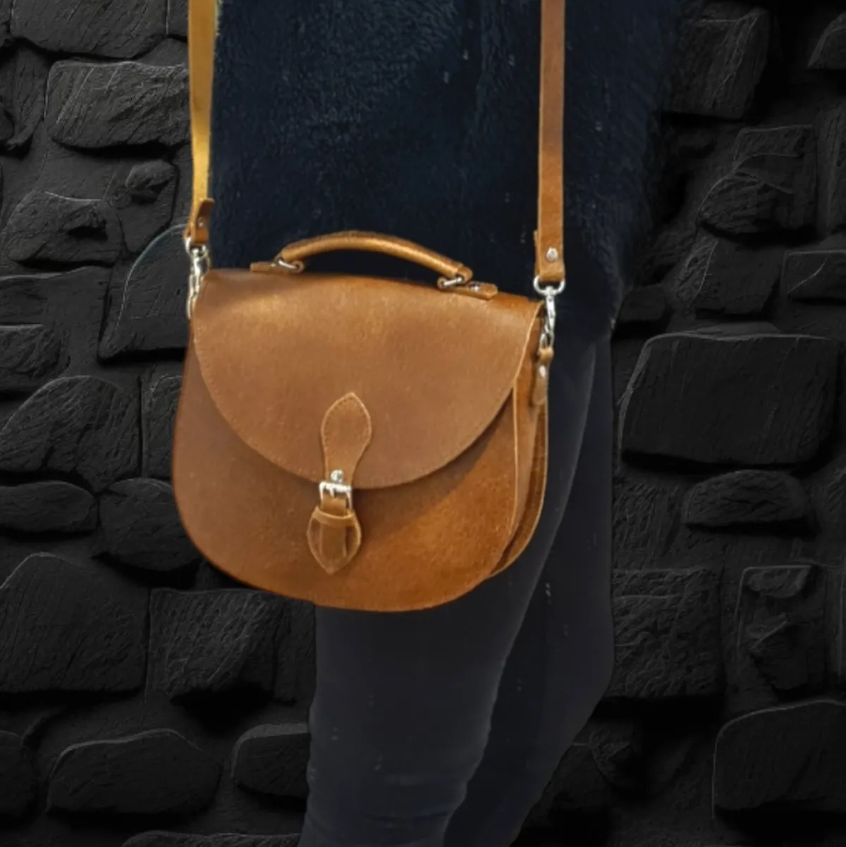 Zatchels Handmade Tannery Leather Saddle Bag - Tan><noscript><img width=