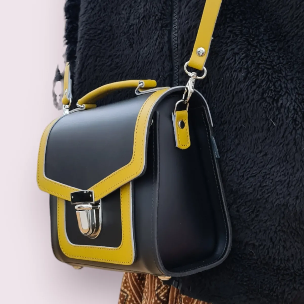 Zatchels Harmony Handmade Leather Sugarcube Plus Handbag - Ochre><noscript><img width=