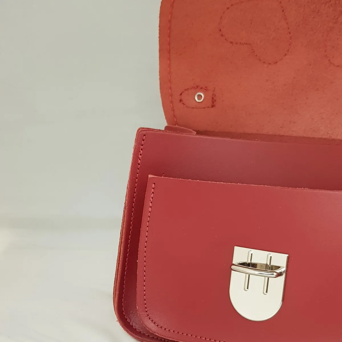 Zatchels Luna Handmade Leather Bag - Love Hearts- Red><noscript><img width=